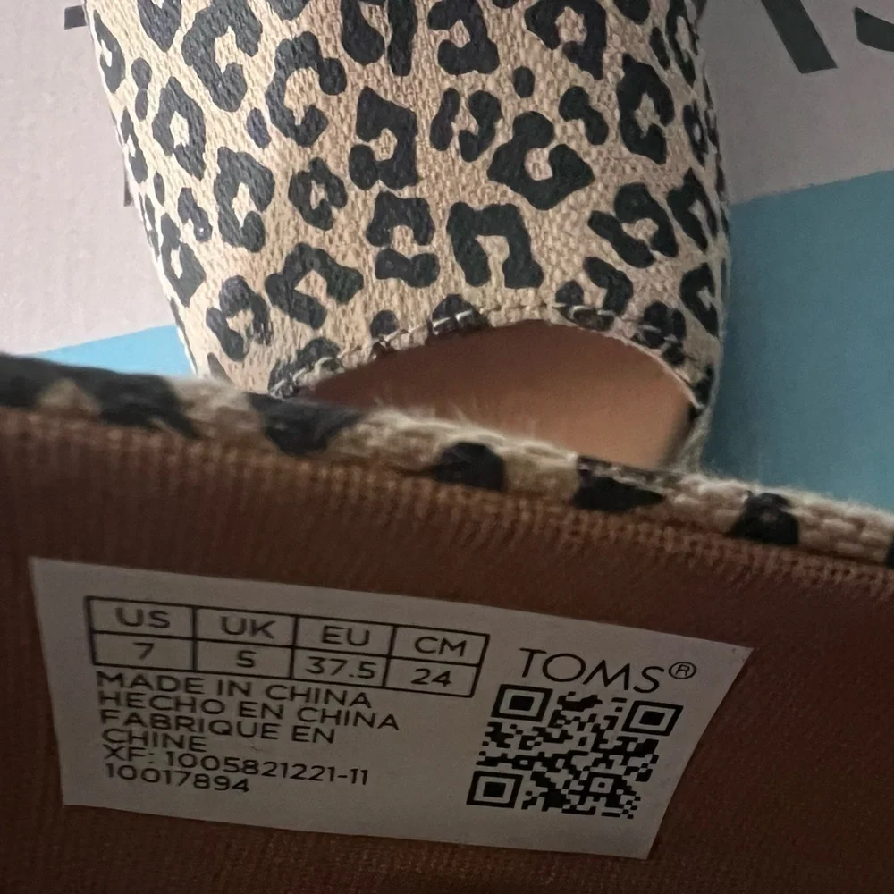 NIB TOMS Leopard Espadrille Peep Toe Wedges Women’s Sz 7 US NEW In BOX 3.5 Heel